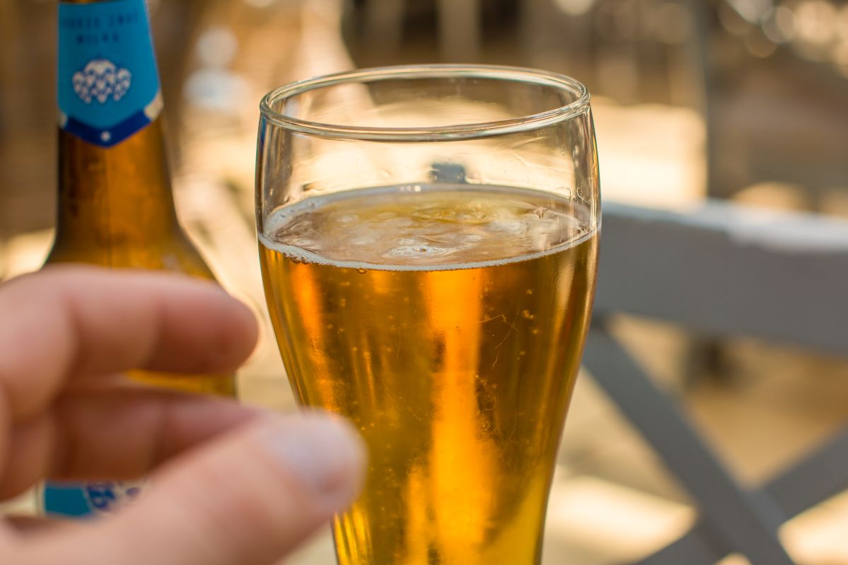 Codzienne picie piwa – czy może uzależnić?