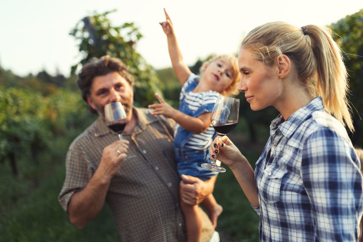 Dziecko z rodziny alkoholowej – jak mu pomóc?