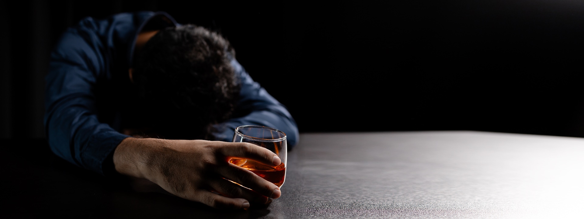 Fazy alkoholizmu – jak rozpoznać początki choroby?